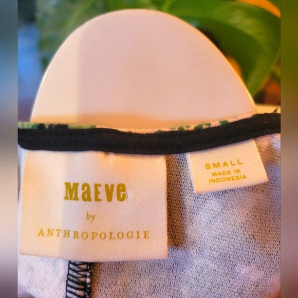 💠2/$25💠Maeve Sleeveless Shirt - Picture 3 of 3